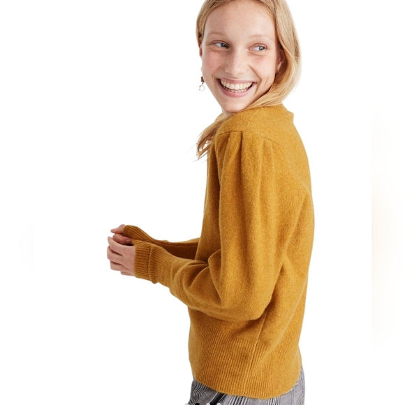 Madewell Westgate V-Neck Sweater in Coziest Yarn Heather Saffron Mustard XXS - Picture 5 of 10